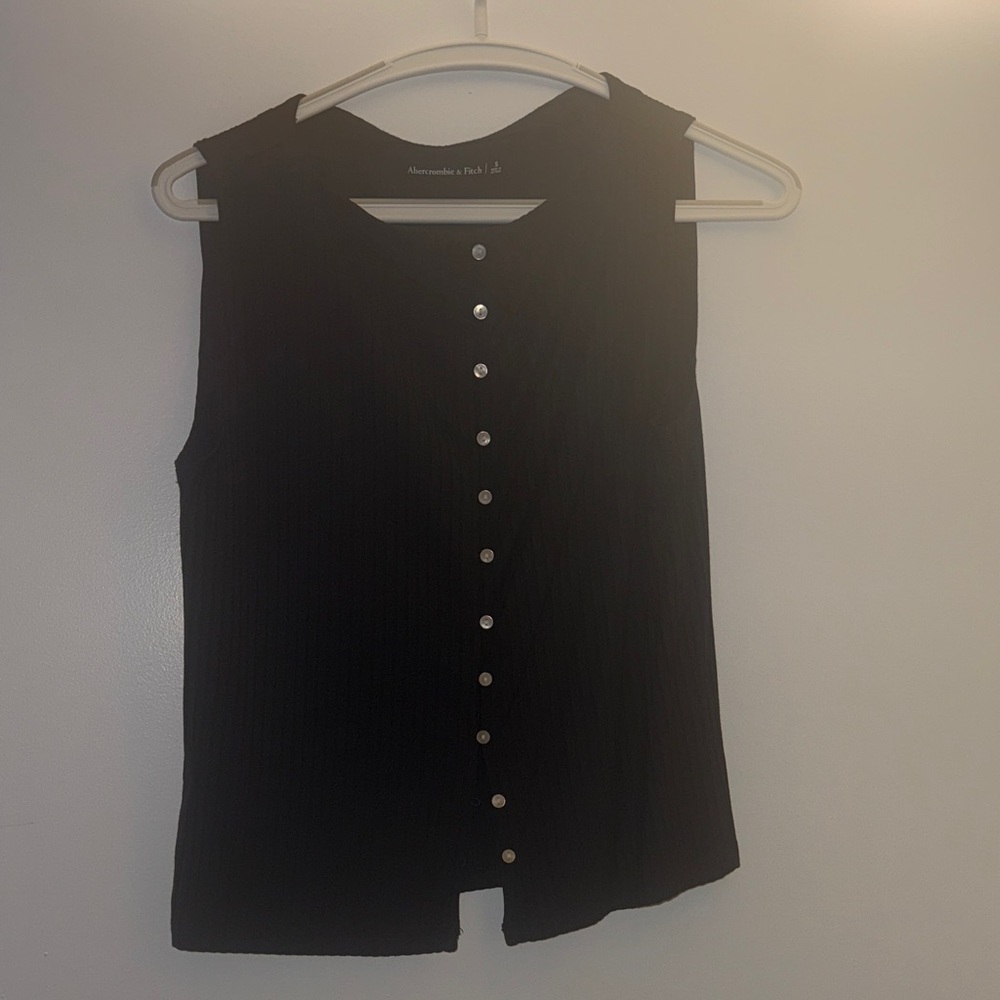 Abercrombie Black Sleeveless Button-Up Top